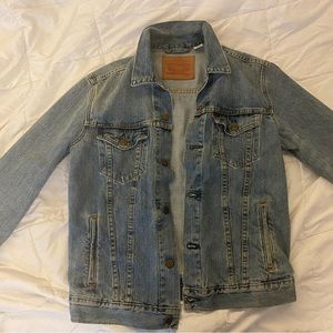 Levi Strauss & CO. Men’s Denim jacket in medium